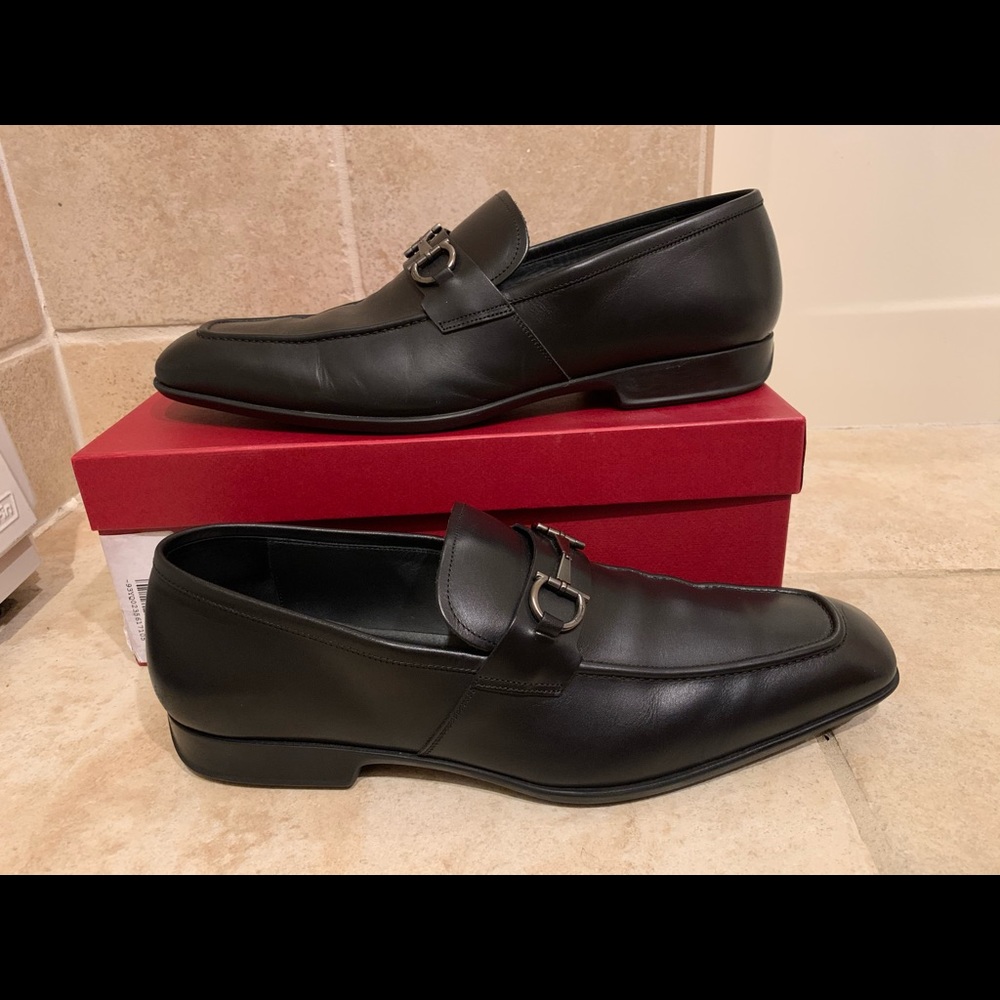 SALVATORE FERRAGAMO LEATHER LOAFERS